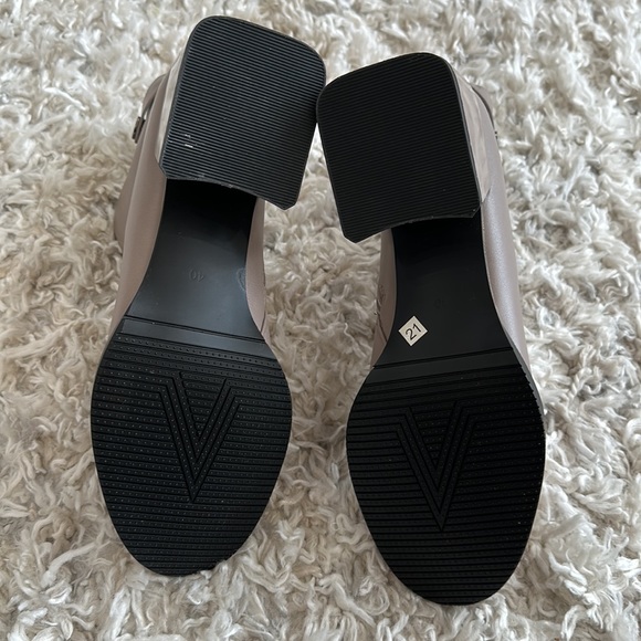 NWOT Leather European Booties - Picture 3 of 7